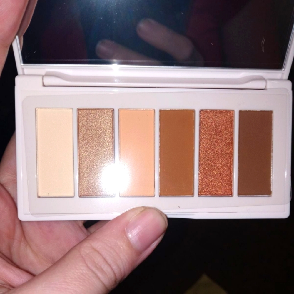 Coloured Raine Eye Shadow Palette